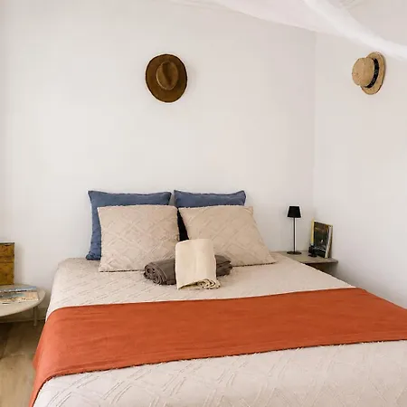 La Roseraie Grand 2 Pieces Terrasse Plages Port 8mn A Pied Lägenhet *